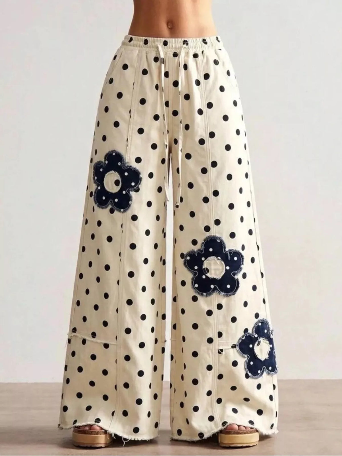 Floral Applique Wide-Leg Jeans in Beige