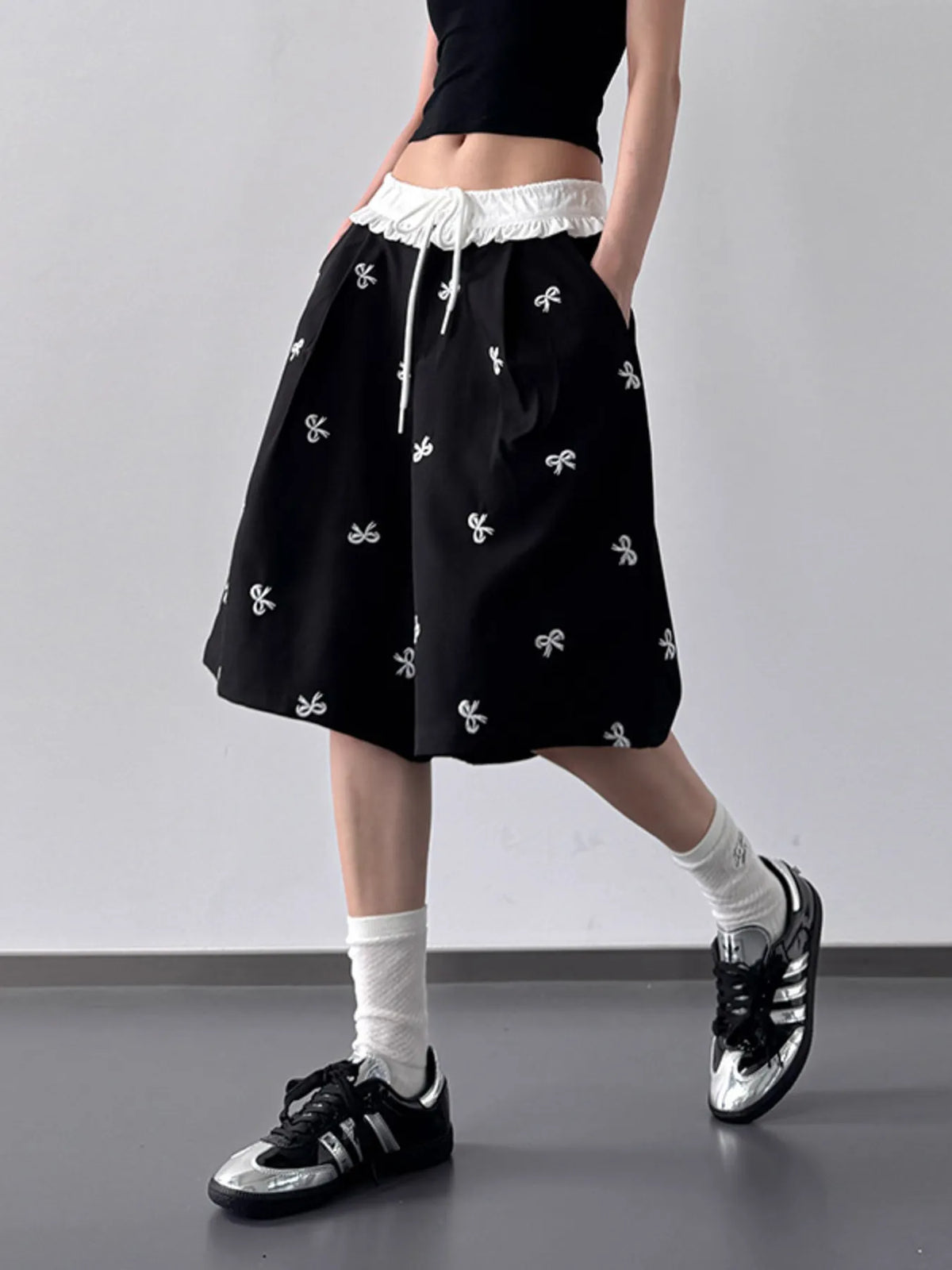 Bow Print Shorts with Ruffle Waistband