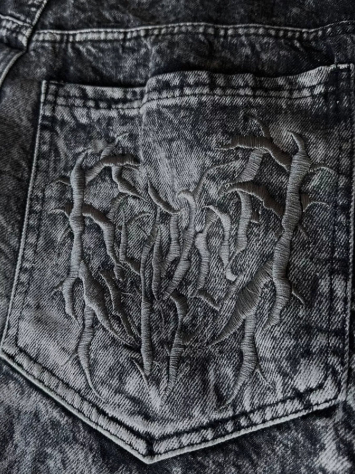 Wide-Leg Streetwear Jeans in Black and Gray