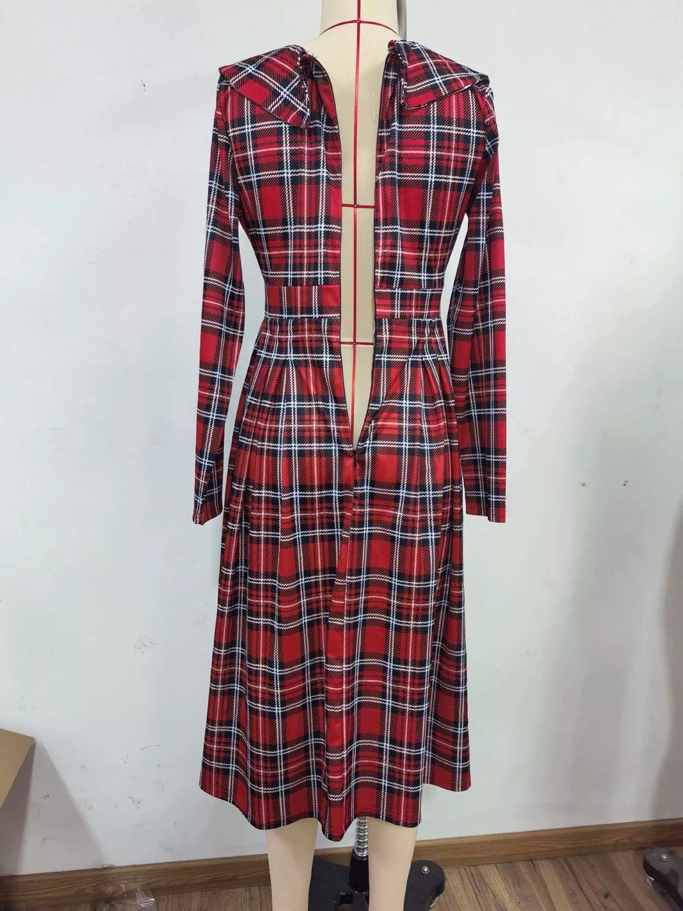 Vintage Plaid Long Sleeve Midi Dress in Burgundy