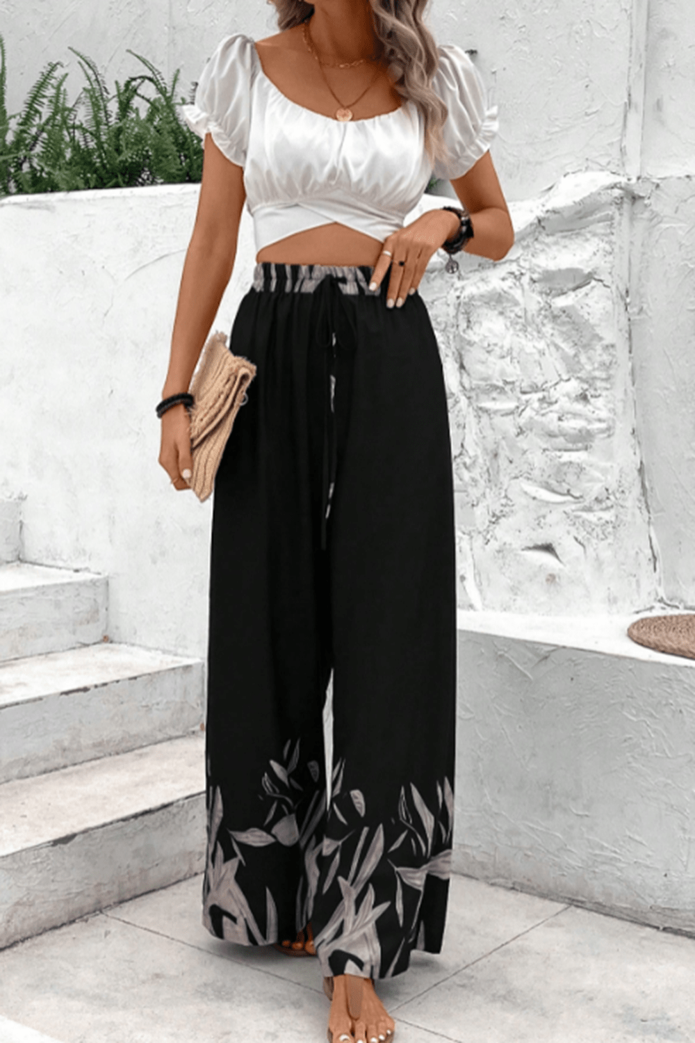 Drawstring High-Waist Relaxed Pants in Black