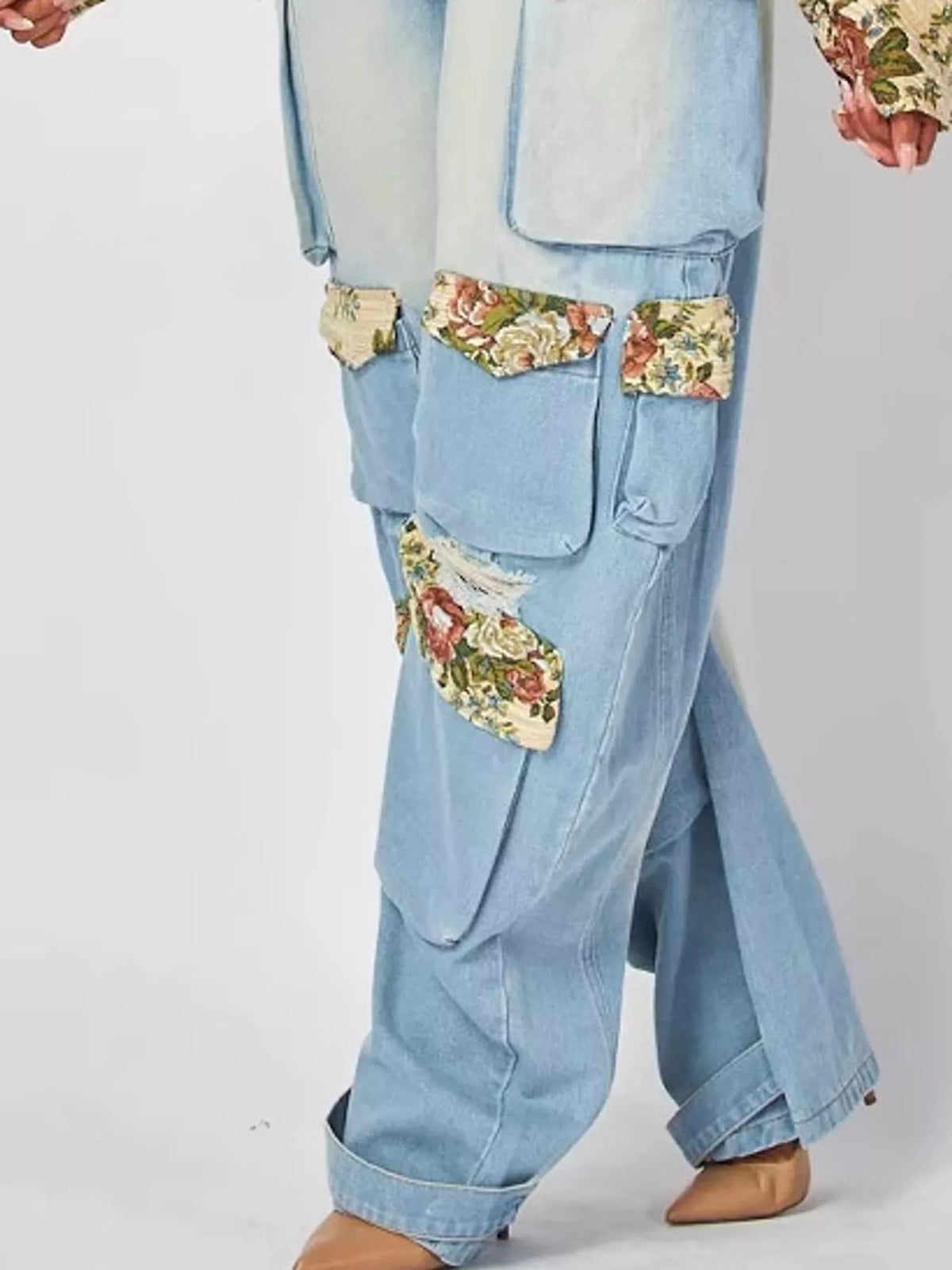 Floral Print Cropped Jacket and Cargo Jeans Set in Light
