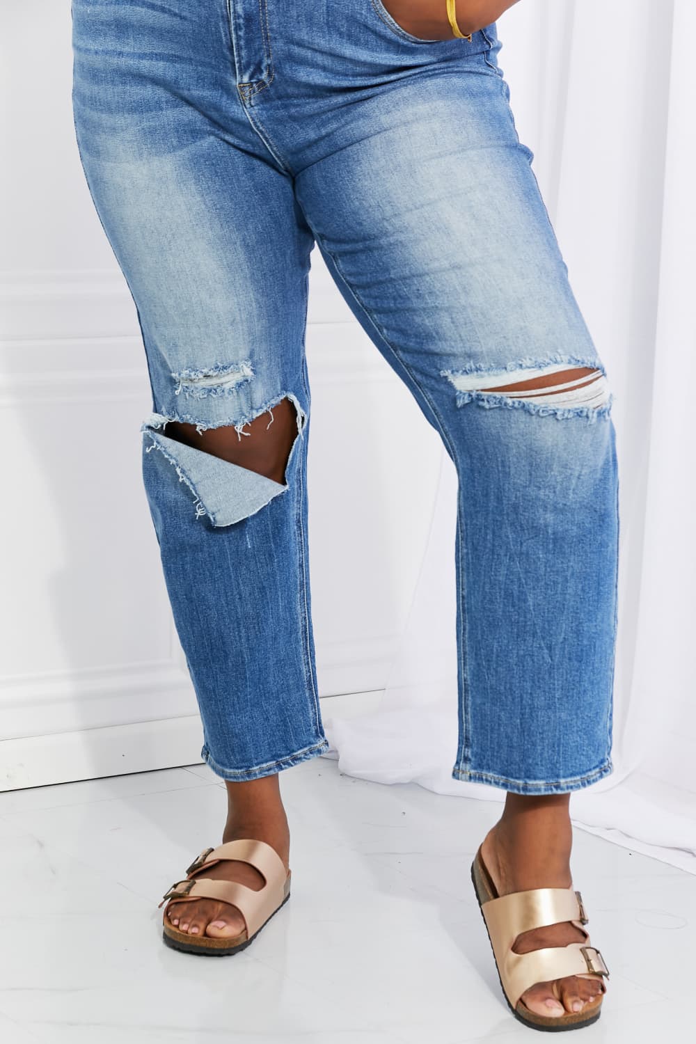 Risen Emily High Rise Relaxed Jeans in Dark