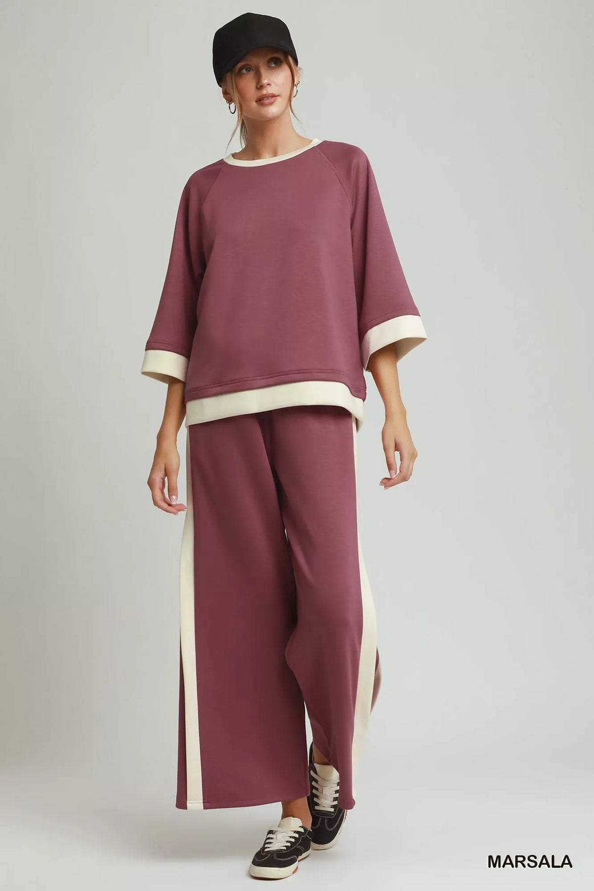 Umgee Colorblock Crewneck Raglan Sleeve Top in Marsala