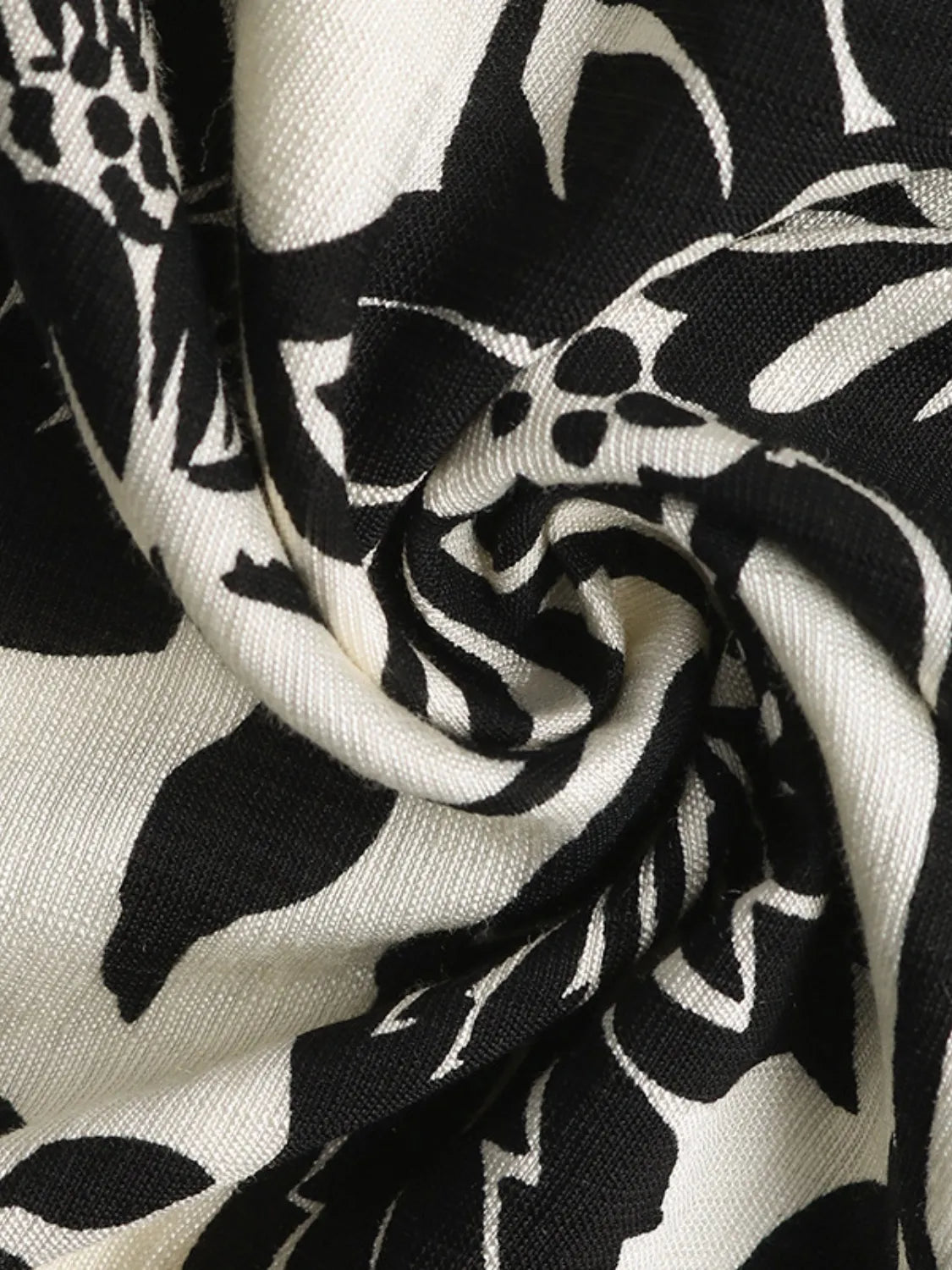 Printed V-Neck Cap Sleeve Dress in Black