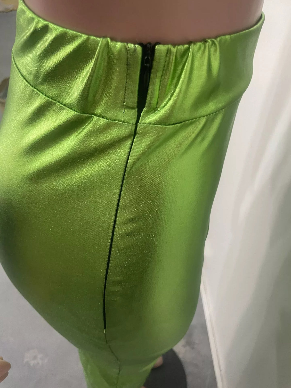 Shimmering Side Slit Bodycon Maxi Skirt in Green
