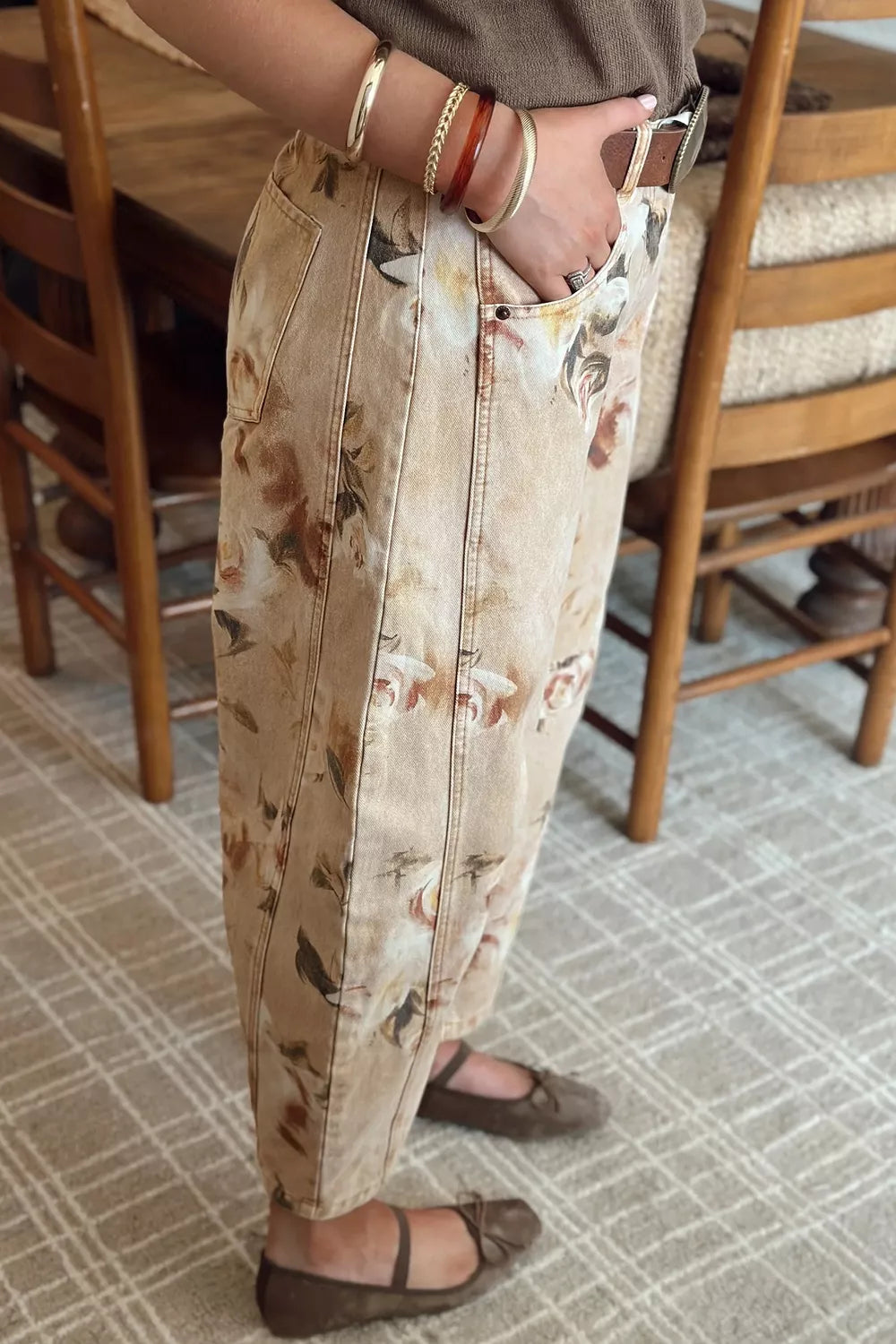 Floral Print Relaxed Barrel Jeans in Beige