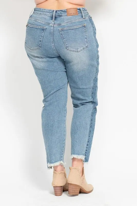Judy Blue Slim Jeans with Fray Hem in Medium Wash in Md