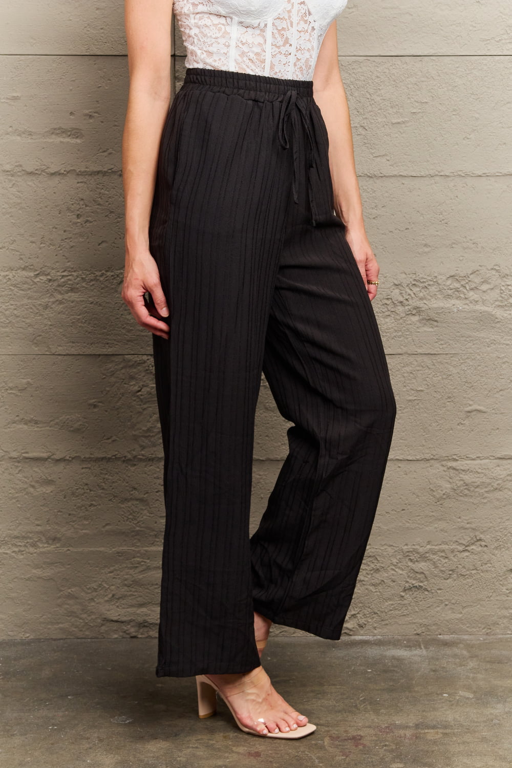 Tie-Waist Long Pants in Black