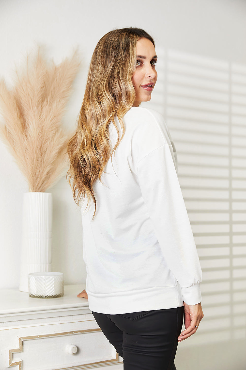 Graphic Dropped-Shoulder Round Neck Sweatshirt in White