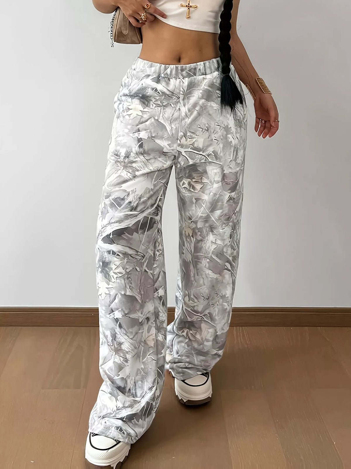 Printed Wide-Leg Pants in Light Gray