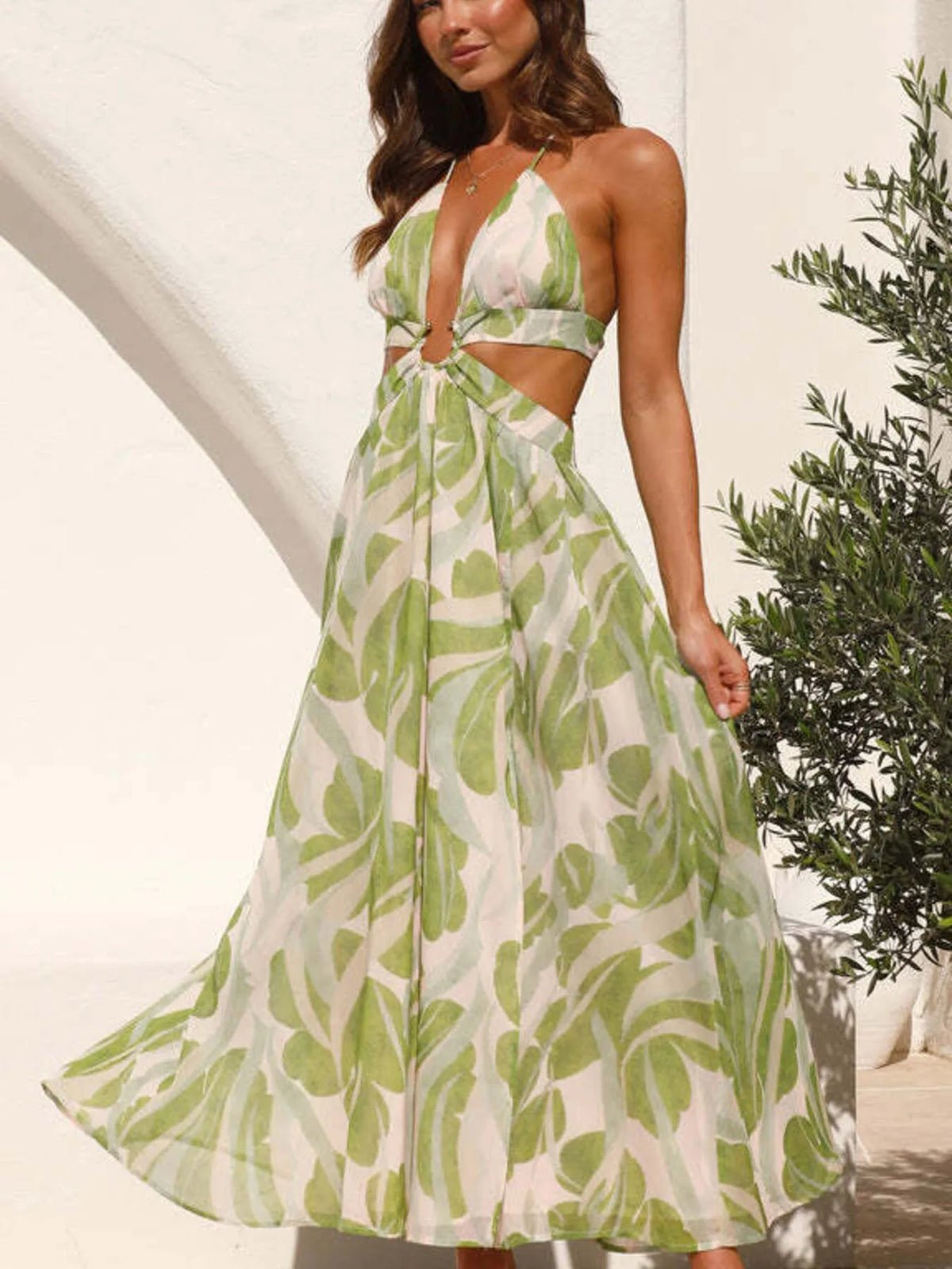 Tropical Print Backless Maxi Dress in Light Green