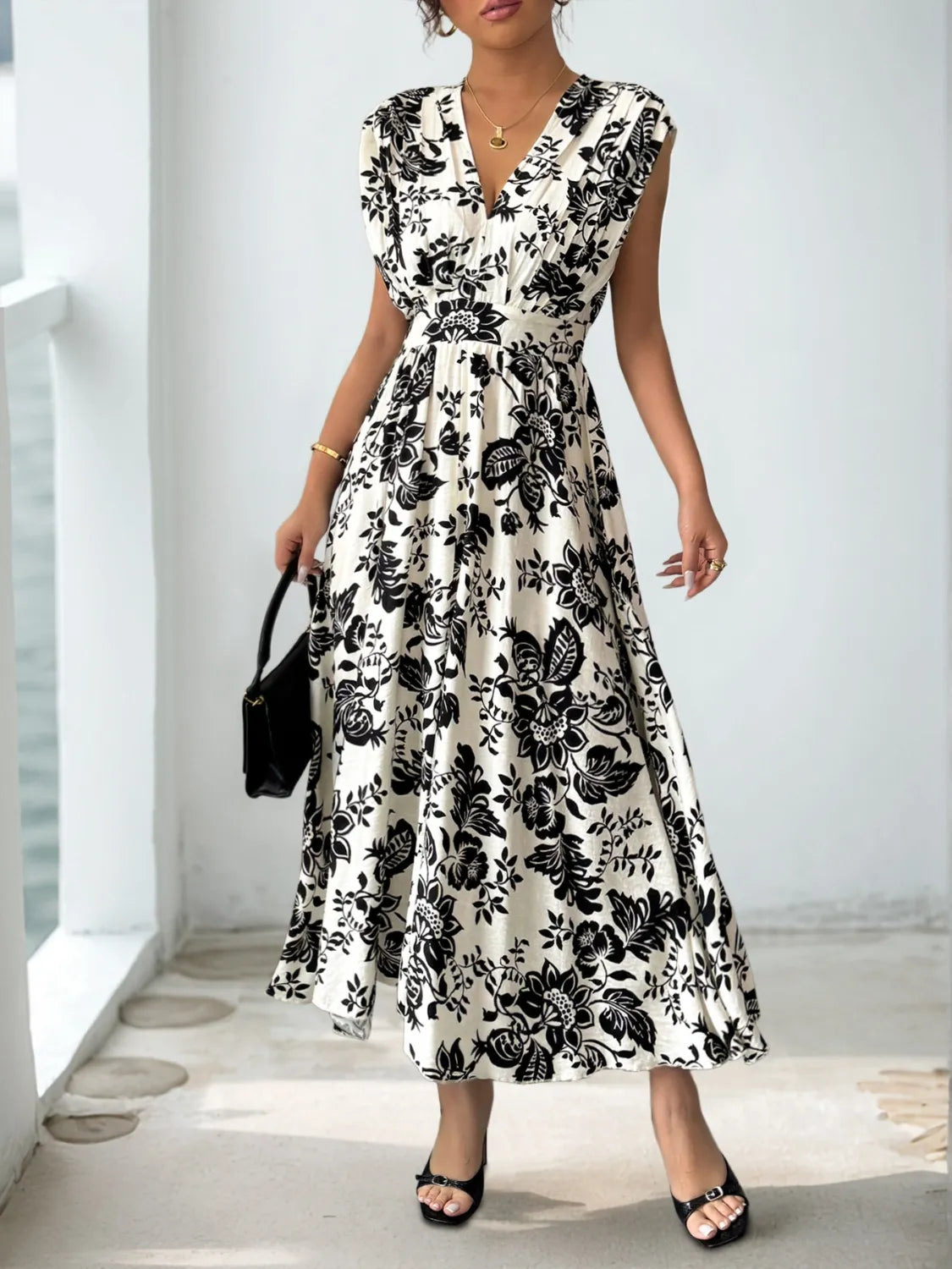 Printed V-Neck Cap Sleeve Dress in Black