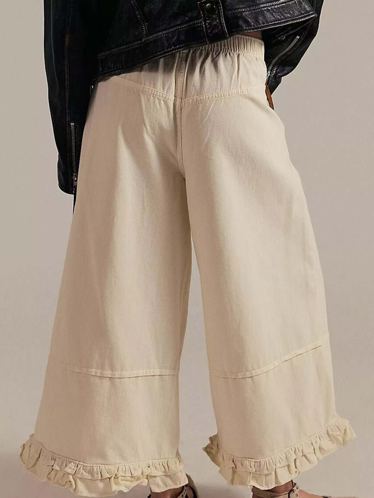 Wide-Leg Ruffle Hem Jeans