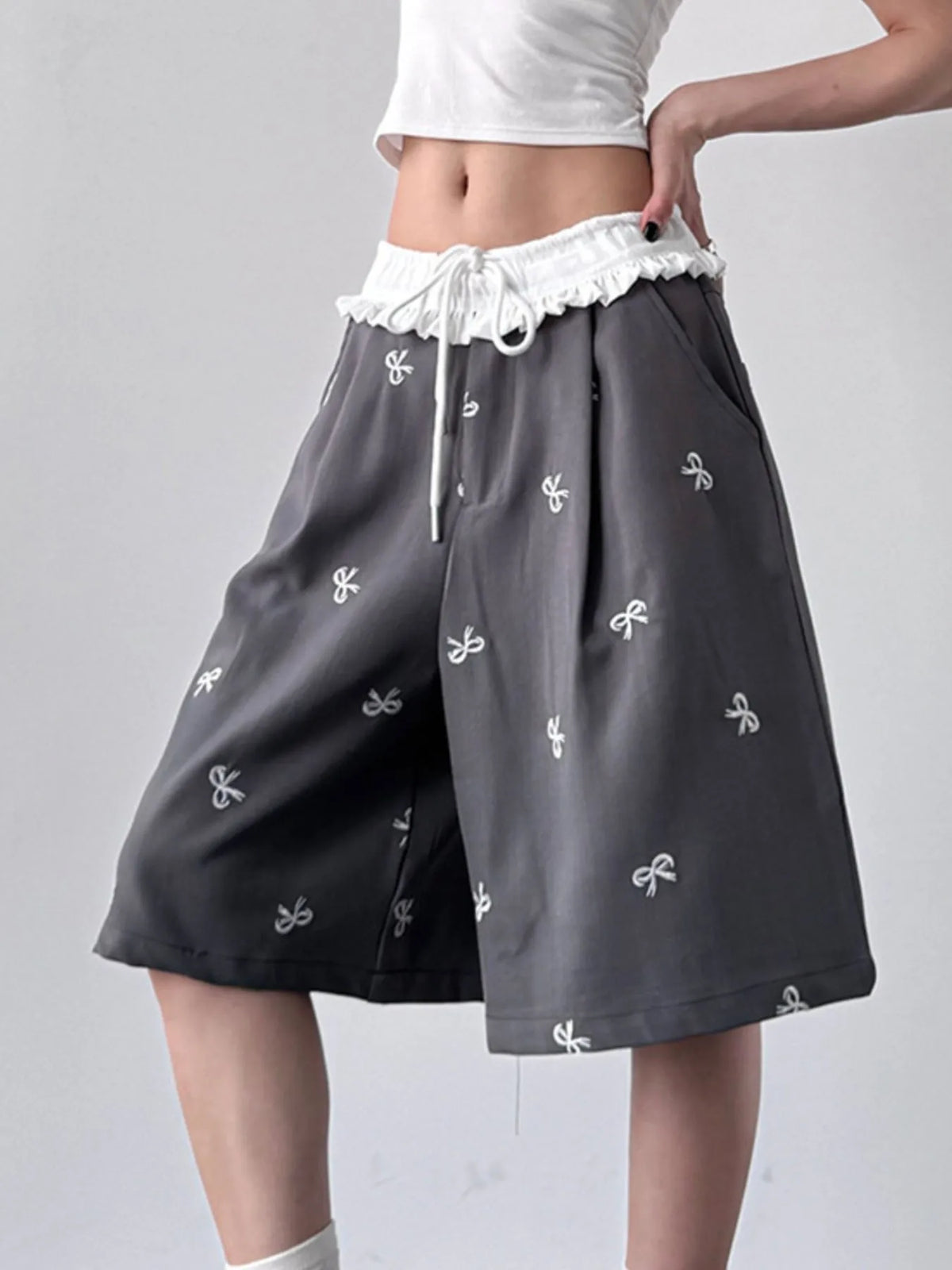 Bow Print Shorts with Ruffle Waistband