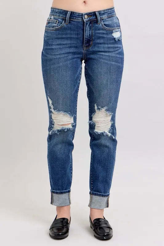 Judy Blue Distressed Boyfriend Jeans in Dark Wash in Dk
