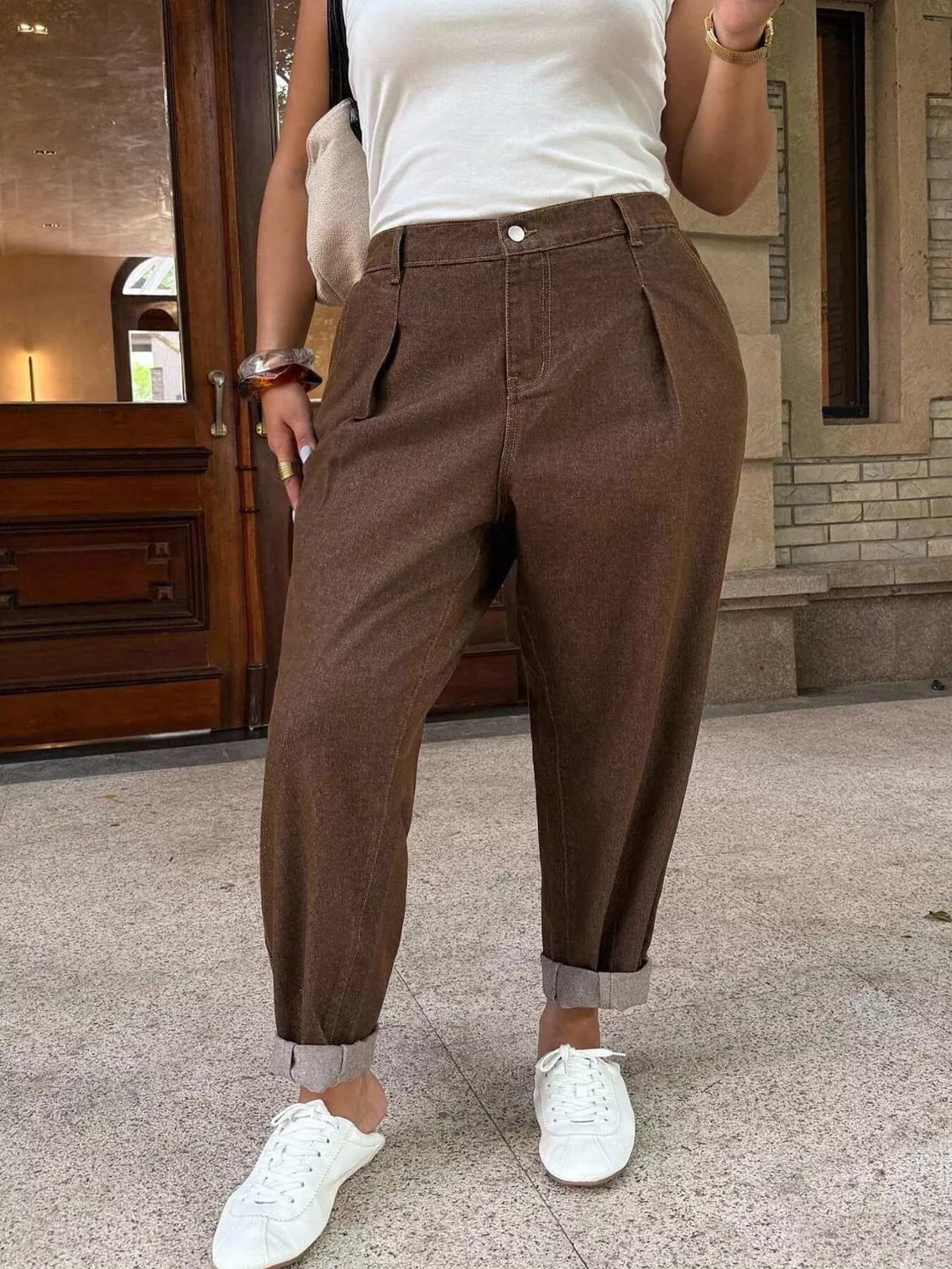 Plus Size Loose Fit Pleated Jeans in Brown