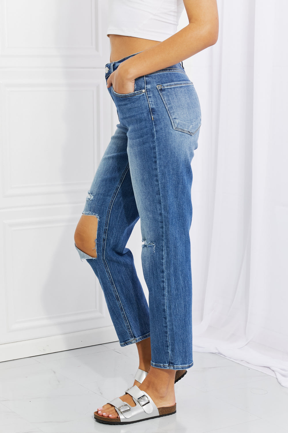 Risen Emily High Rise Relaxed Jeans in Dark