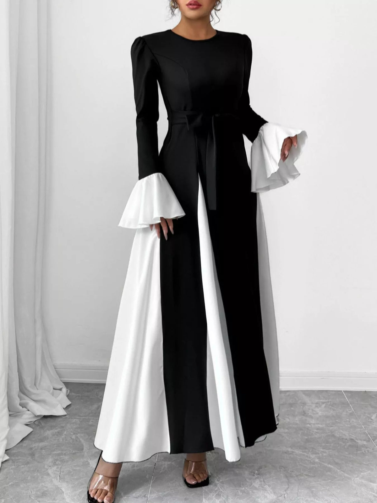 Contrast Round Neck Flare Sleeve Maxi Dress in Black