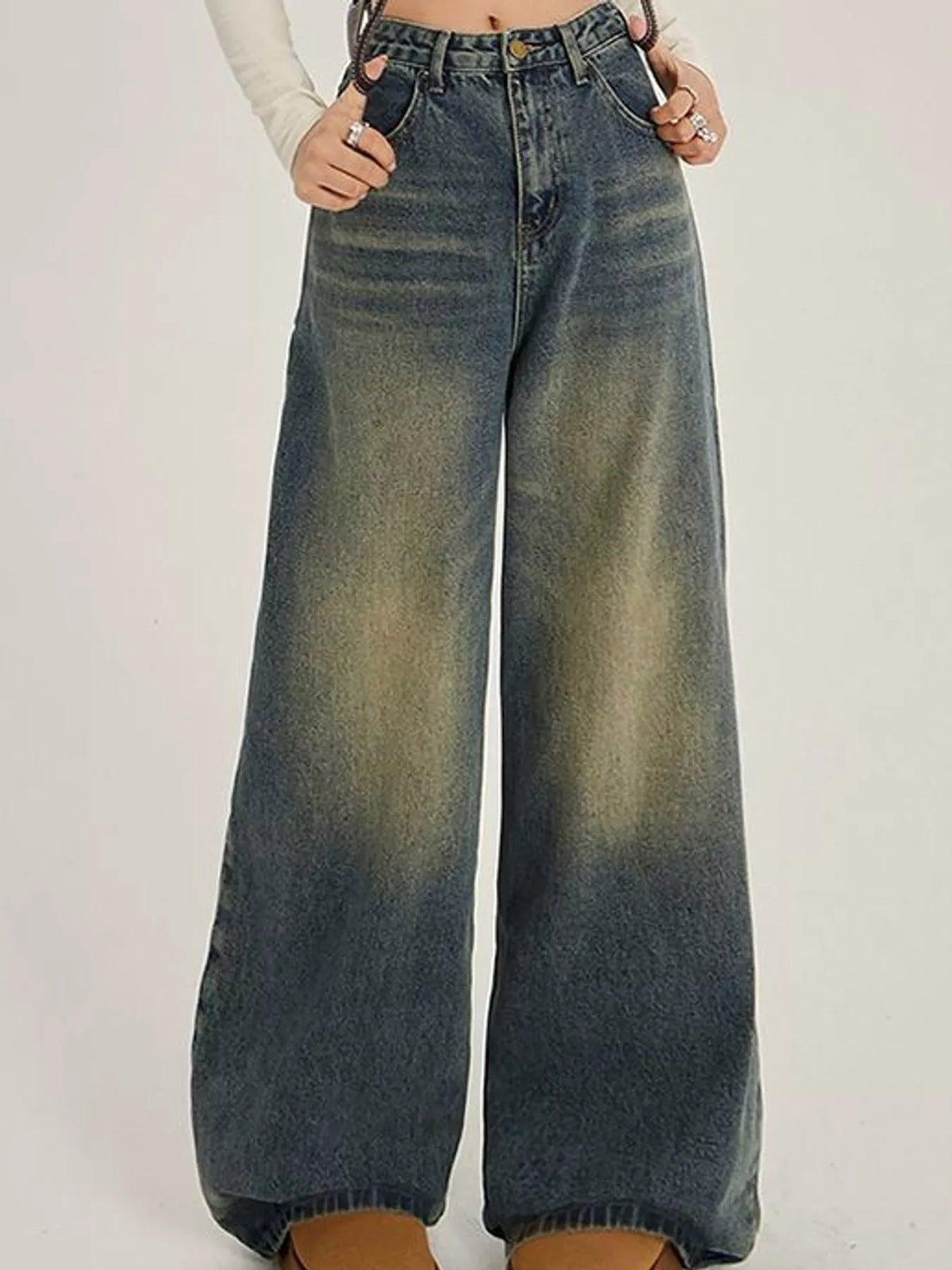 High-Waisted Wide Leg Jeans in Vintage Blue