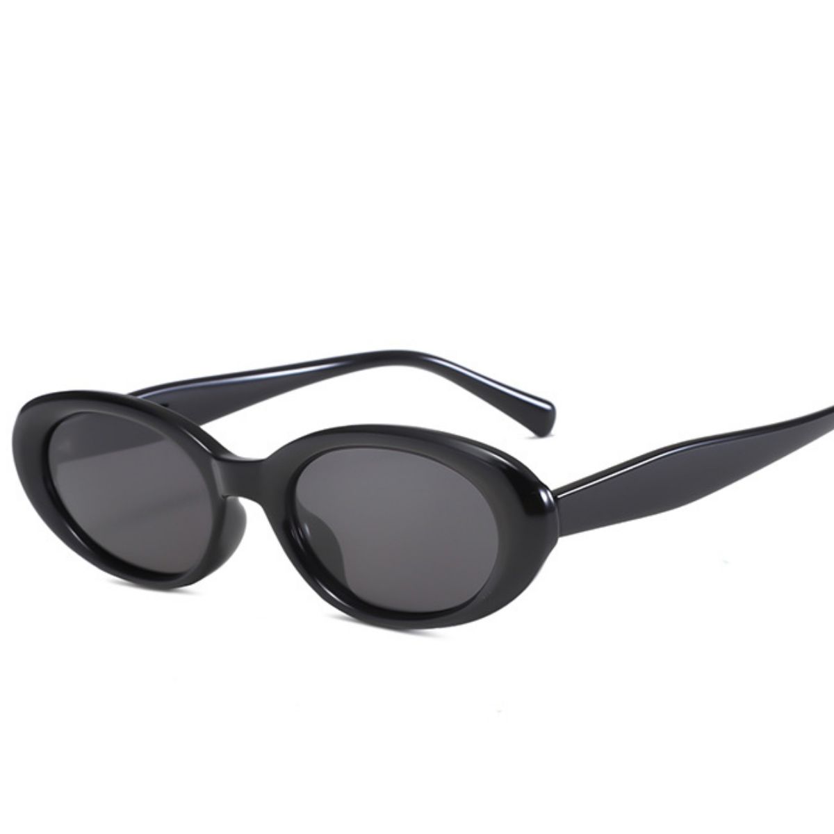 Ilussa Oval Sunglasses in black