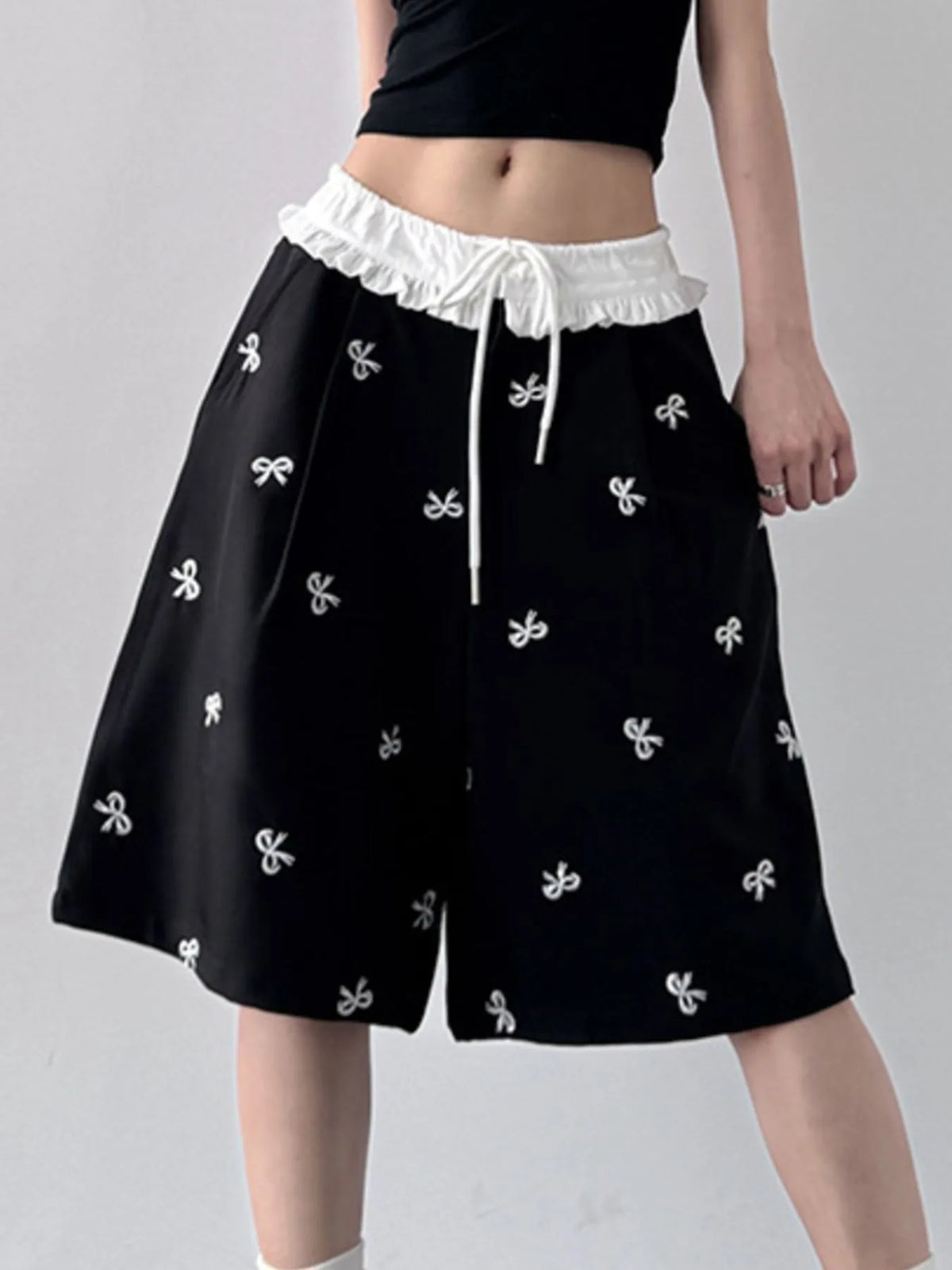 Bow Print Shorts with Ruffle Waistband