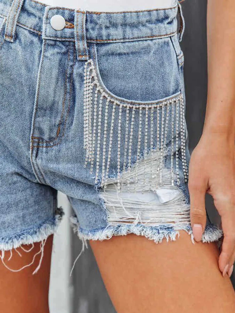 Distressed Fringe-Hem Denim Shorts by Y.Y@Denim