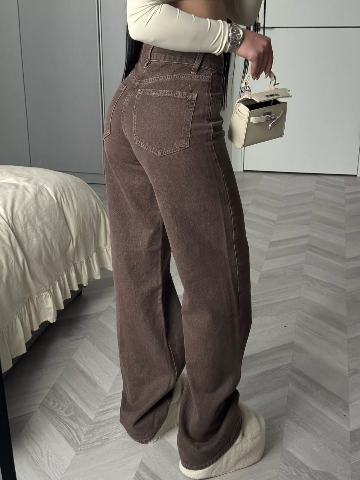 High-Waisted Wide-Leg Jeans in Brown