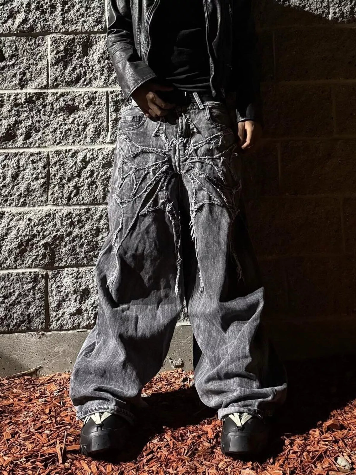 Wide-Leg Streetwear Jeans in Black and Gray