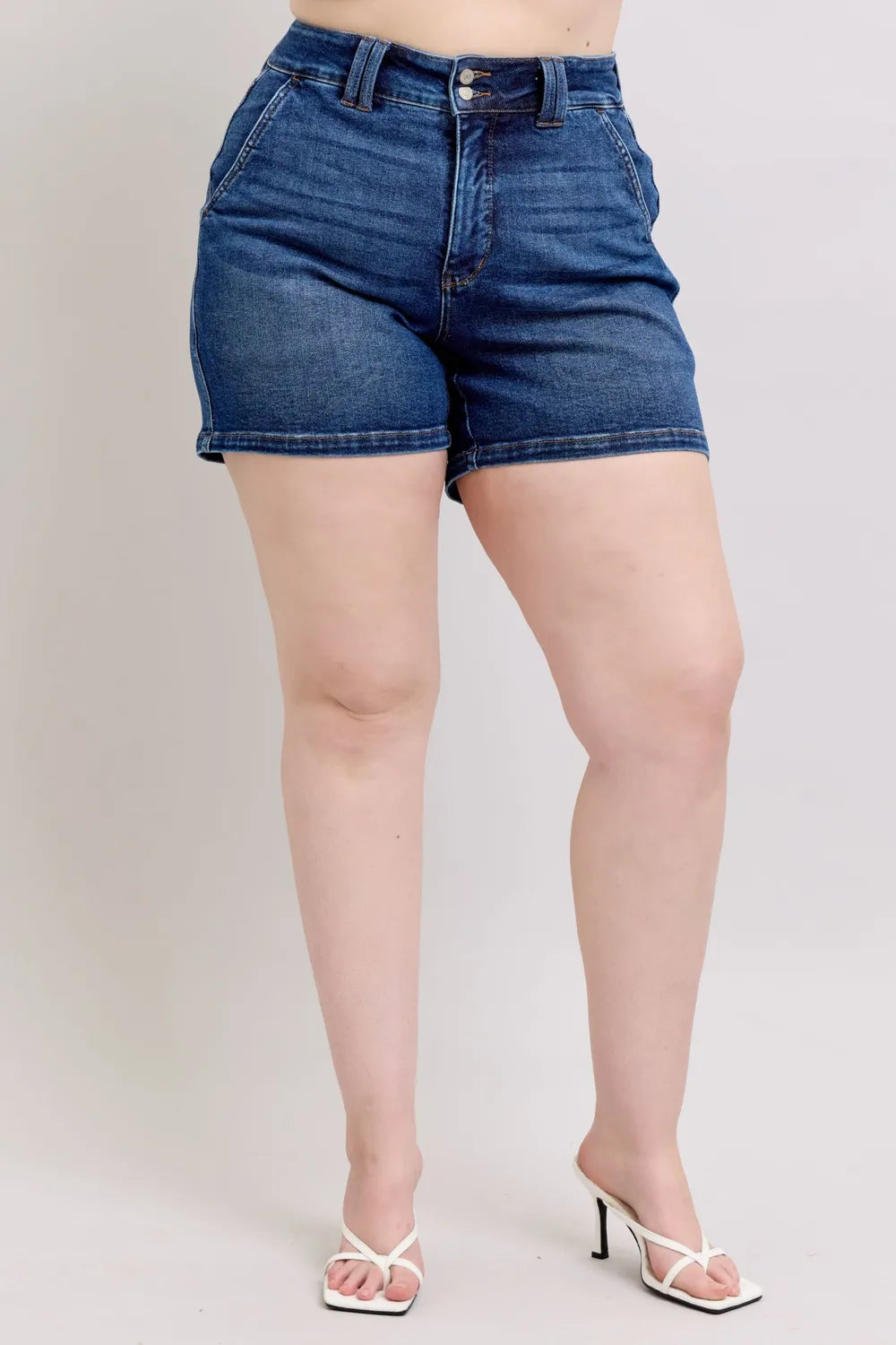 Judy Blue Double Button Denim Shorts in Dark