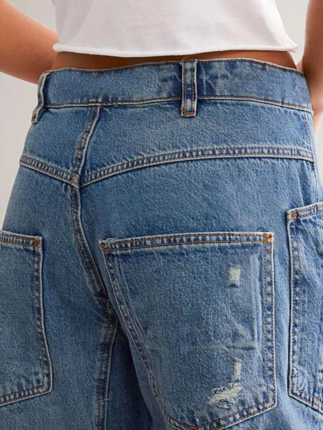 Distressed Jeans in Light Wash