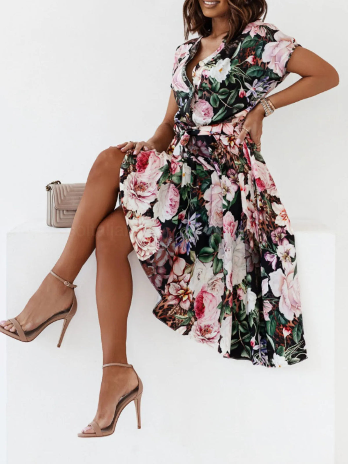 Floral Short Sleeve Midi Dress in Black