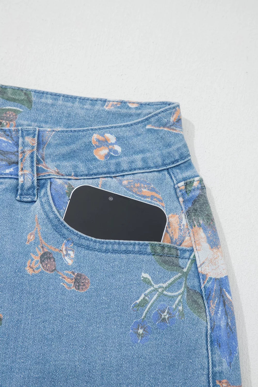 Floral Print Wide-Leg Jeans in Medium