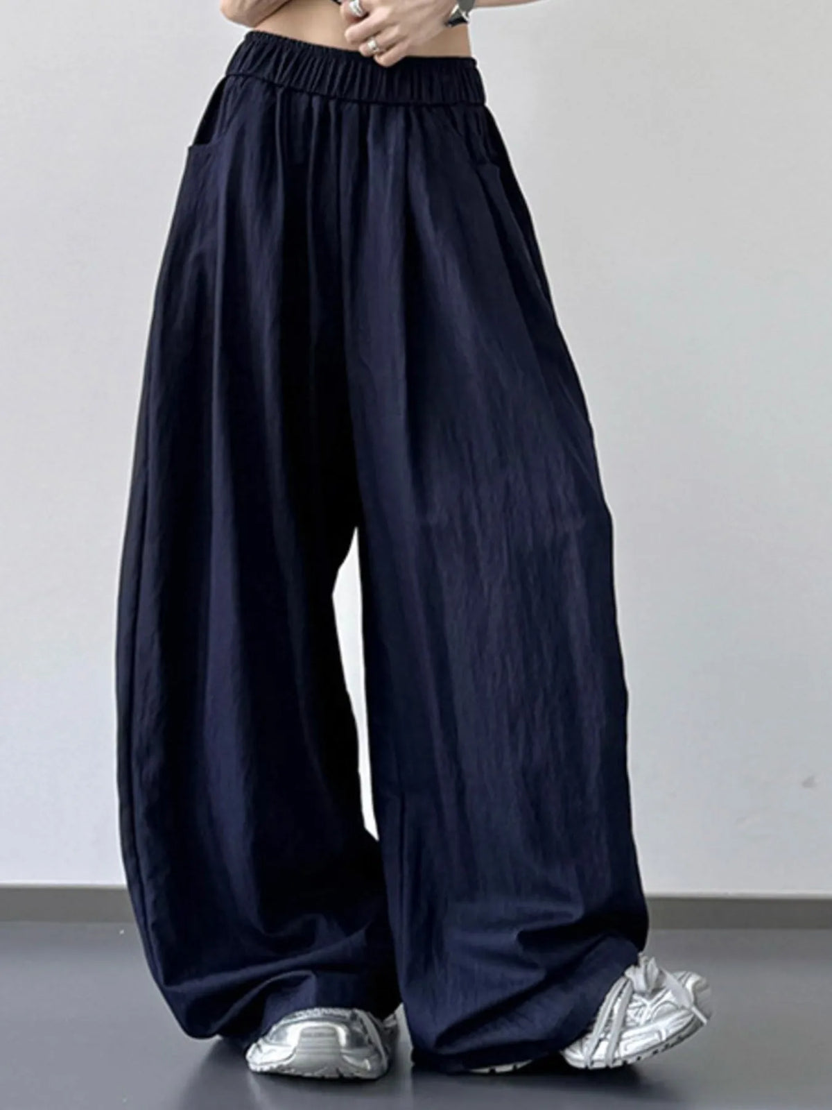 Wide Leg Pants in Dark Blue