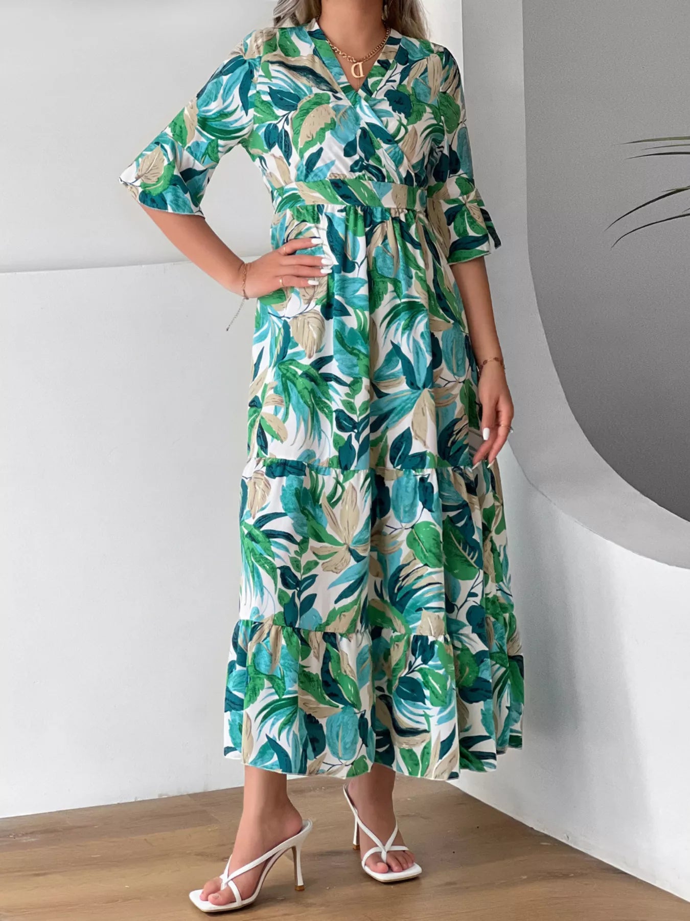 Tropical Leaf Print Midi Dress in Green