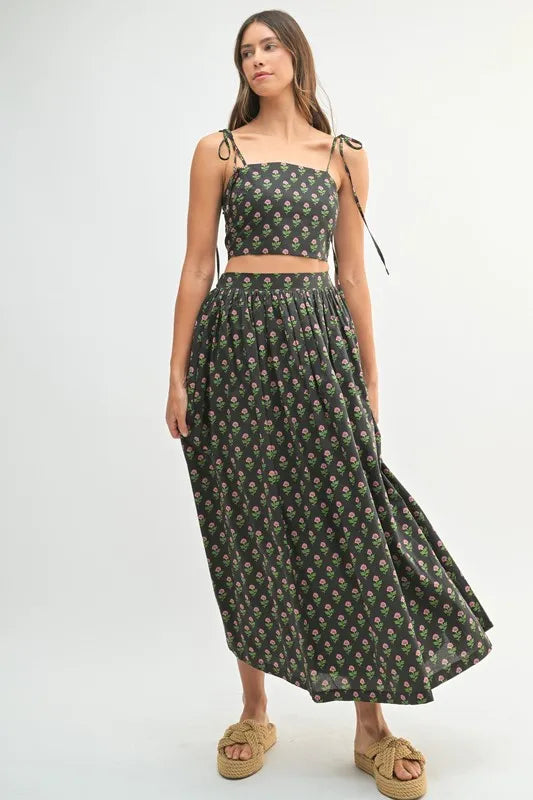 Floral Crop Top and Skirt Set in Black