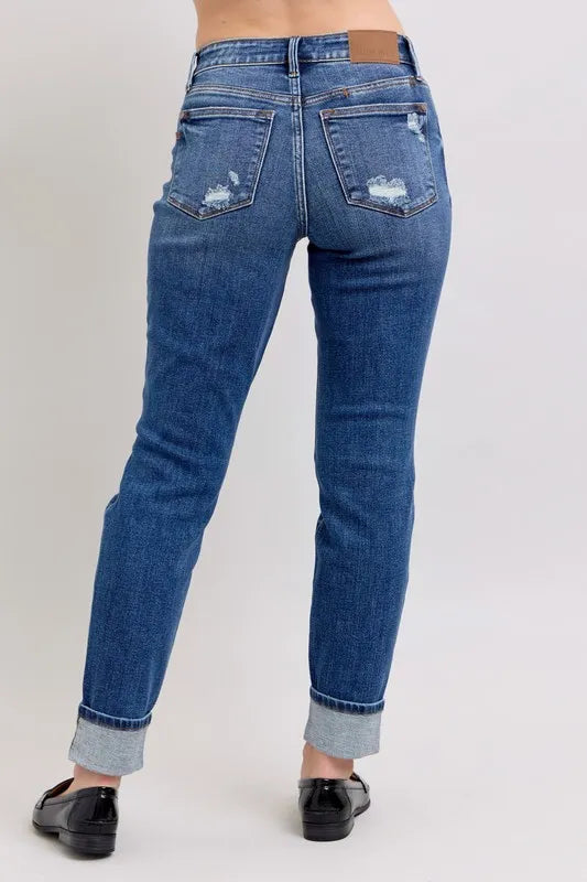 Judy Blue Distressed Boyfriend Jeans in Dark Wash in Dk