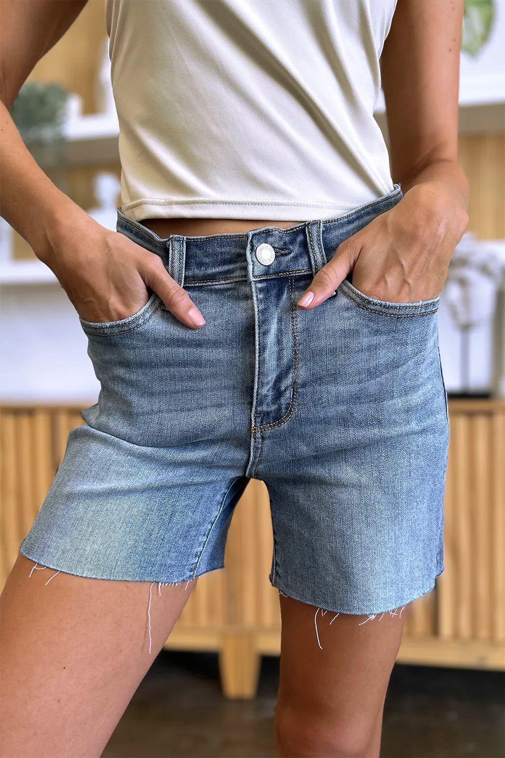 Judy Blue High Waist Raw Hem Shorts in Medium Wash