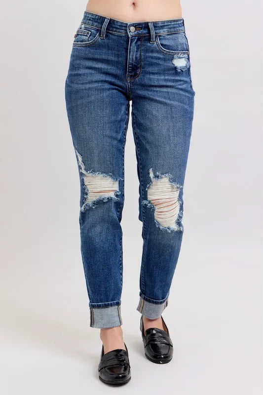 Judy Blue Distressed Boyfriend Jeans in Dark Wash in Dk