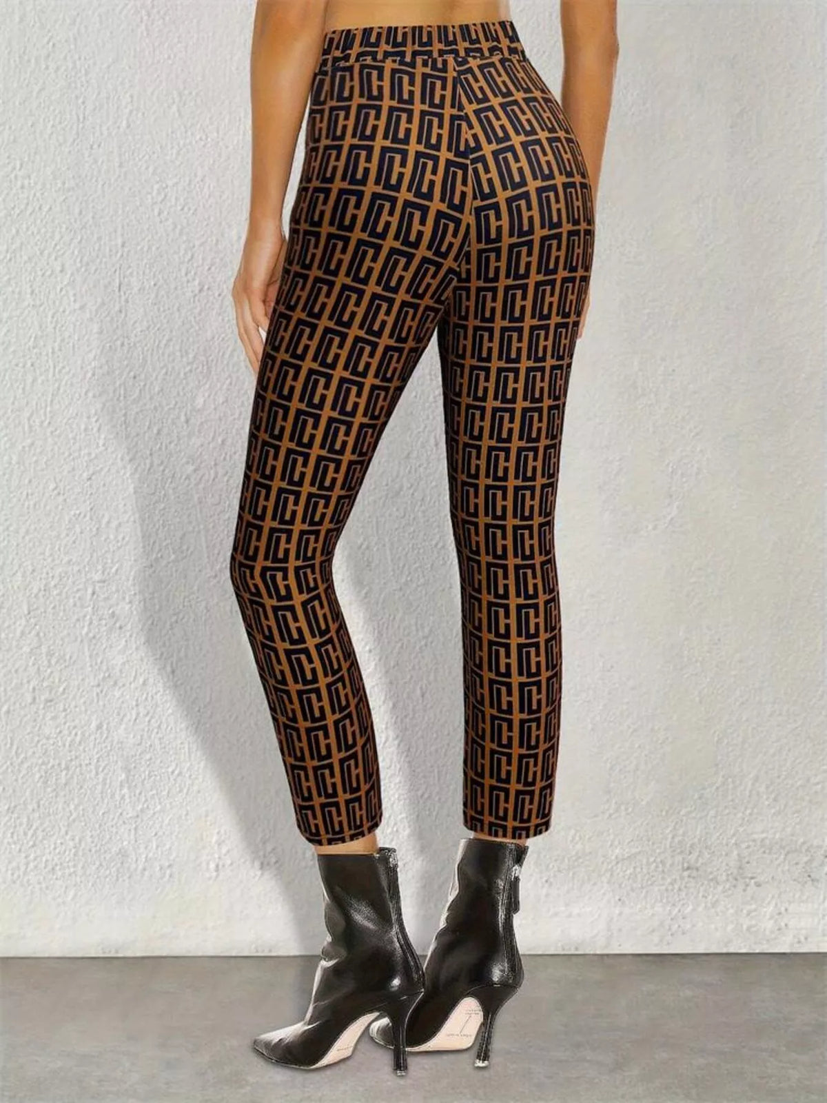 Geometric Pattern Slim-Fit Cropped Pants in Coffee Brown