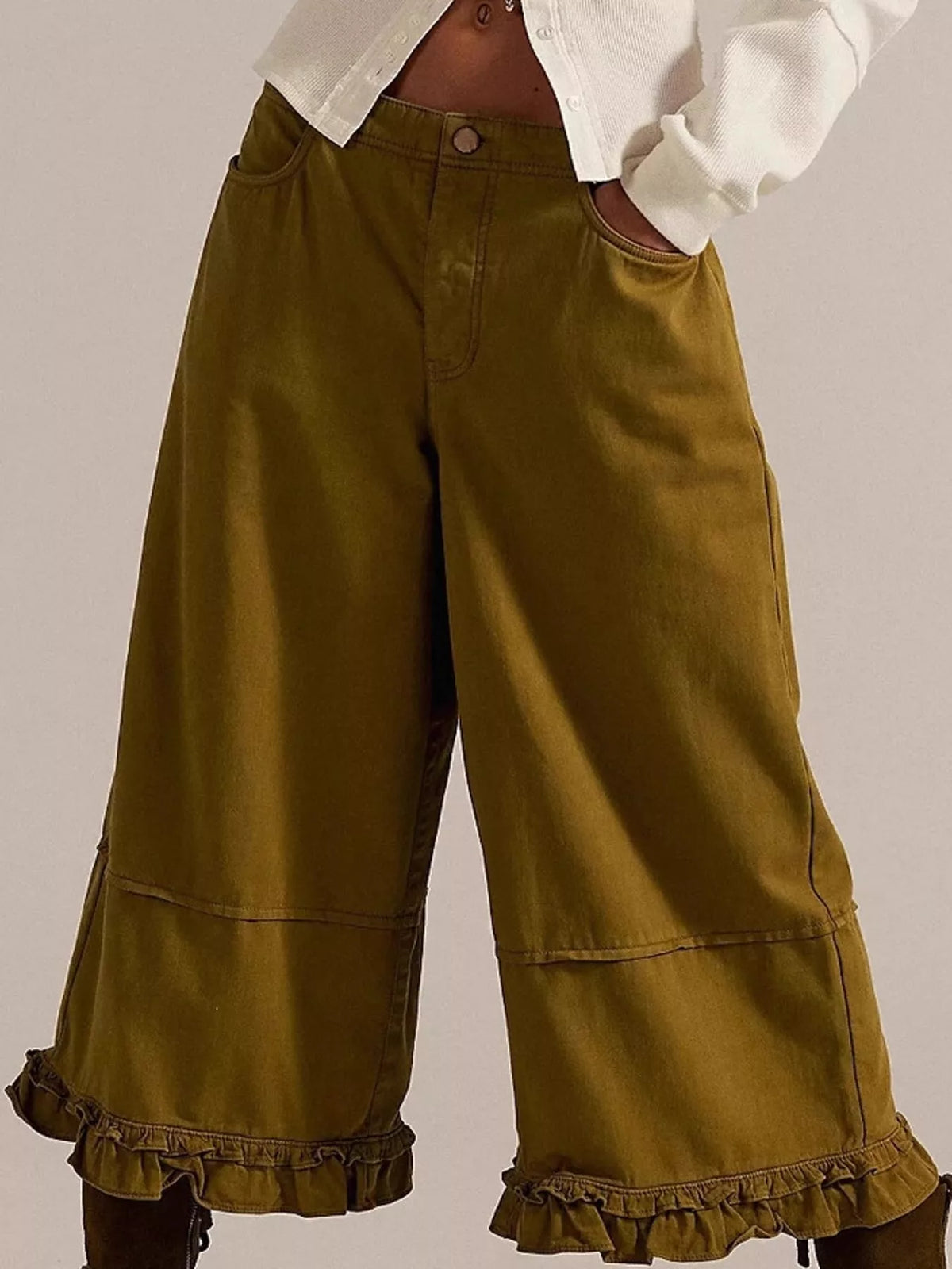 Wide-Leg Ruffle Hem Jeans