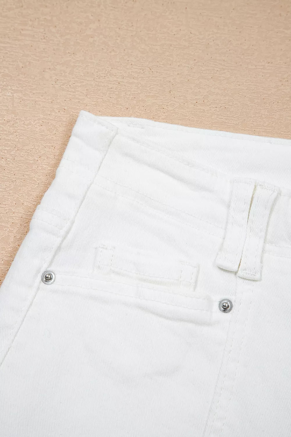 Raw Hem Ankle-Length Loose Jeans in White