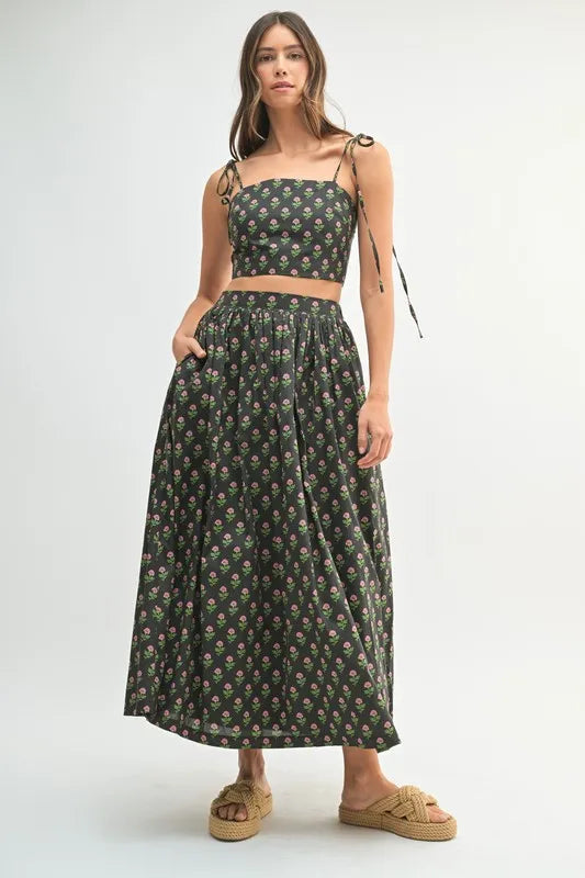 Floral Crop Top and Skirt Set in Black