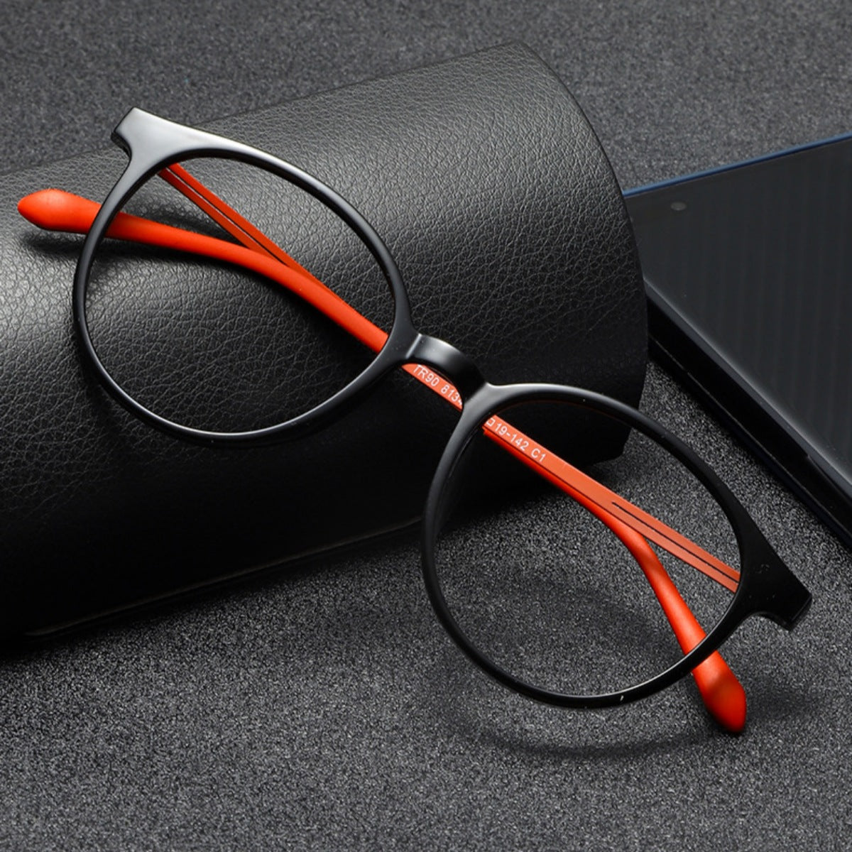 Ilussa Featherlight Round Frames