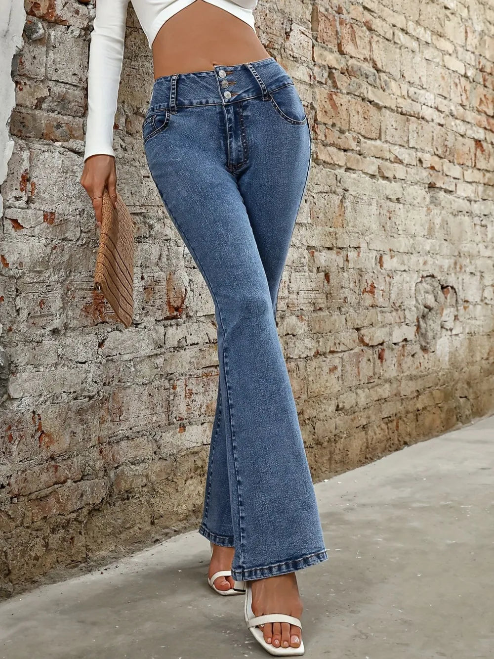 Bootcut Jeans in Medium Wash