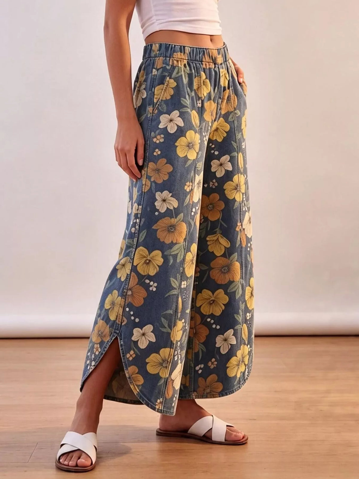 Floral Print Wide-Leg Jeans in Blue