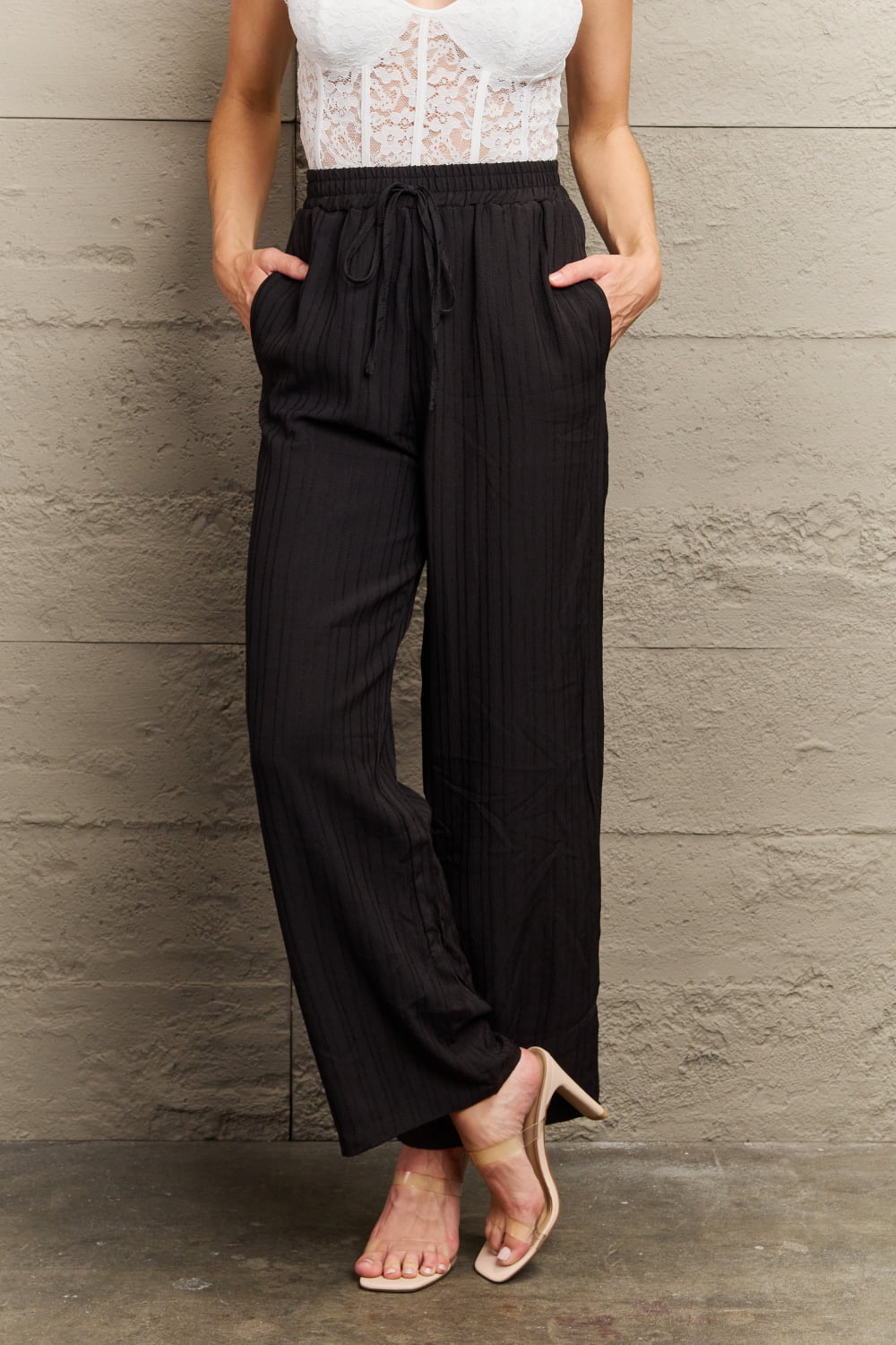 Tie-Waist Long Pants in Black