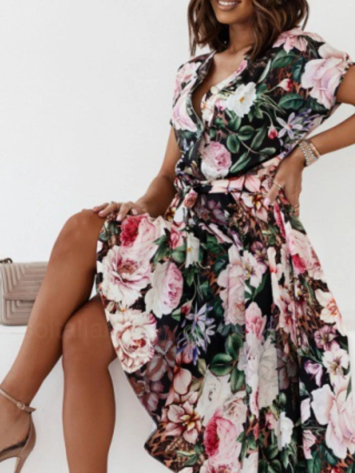 Floral Short Sleeve Midi Dress in Black