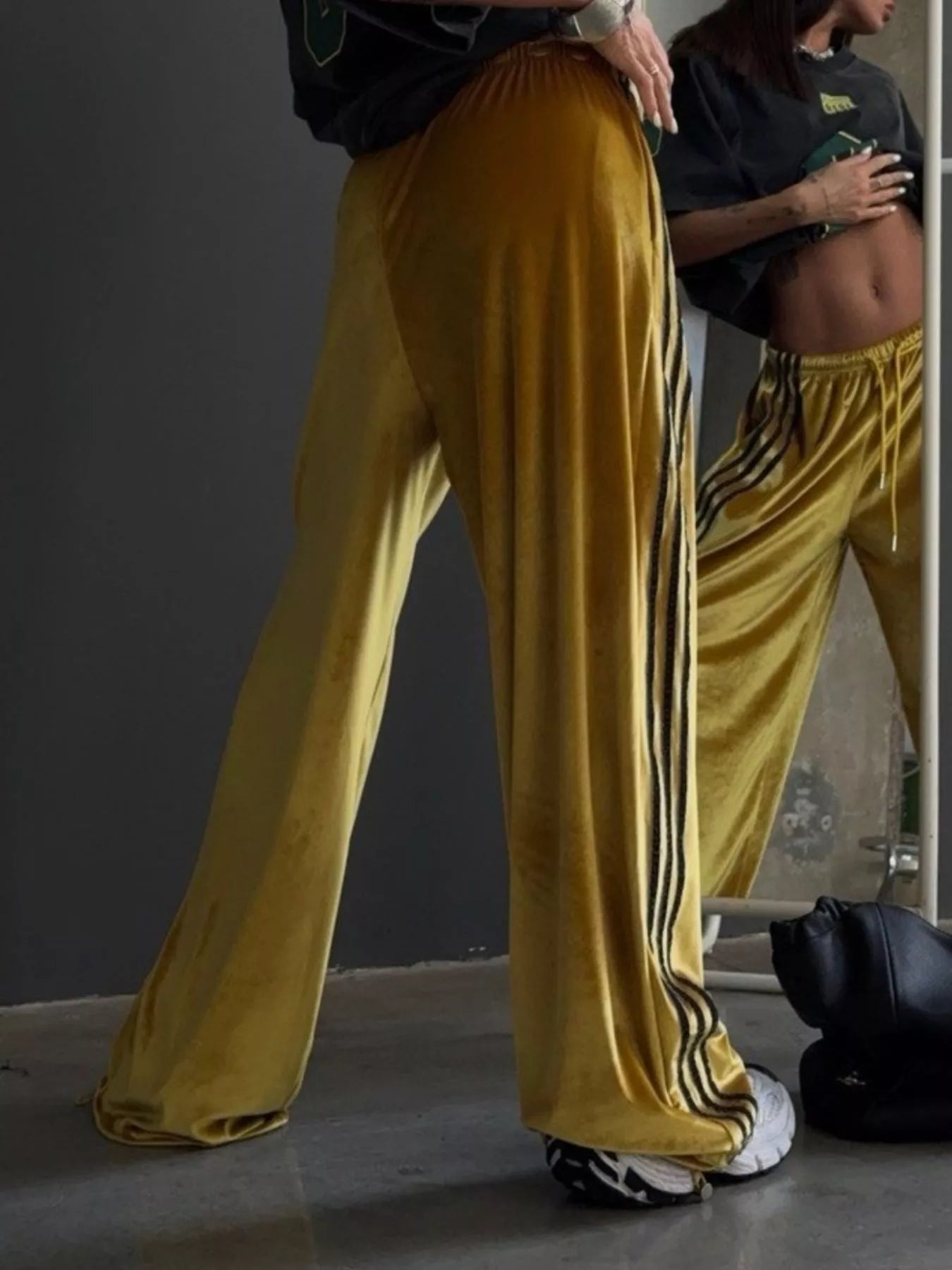 Contrast Stripe Wide-Leg Pants
