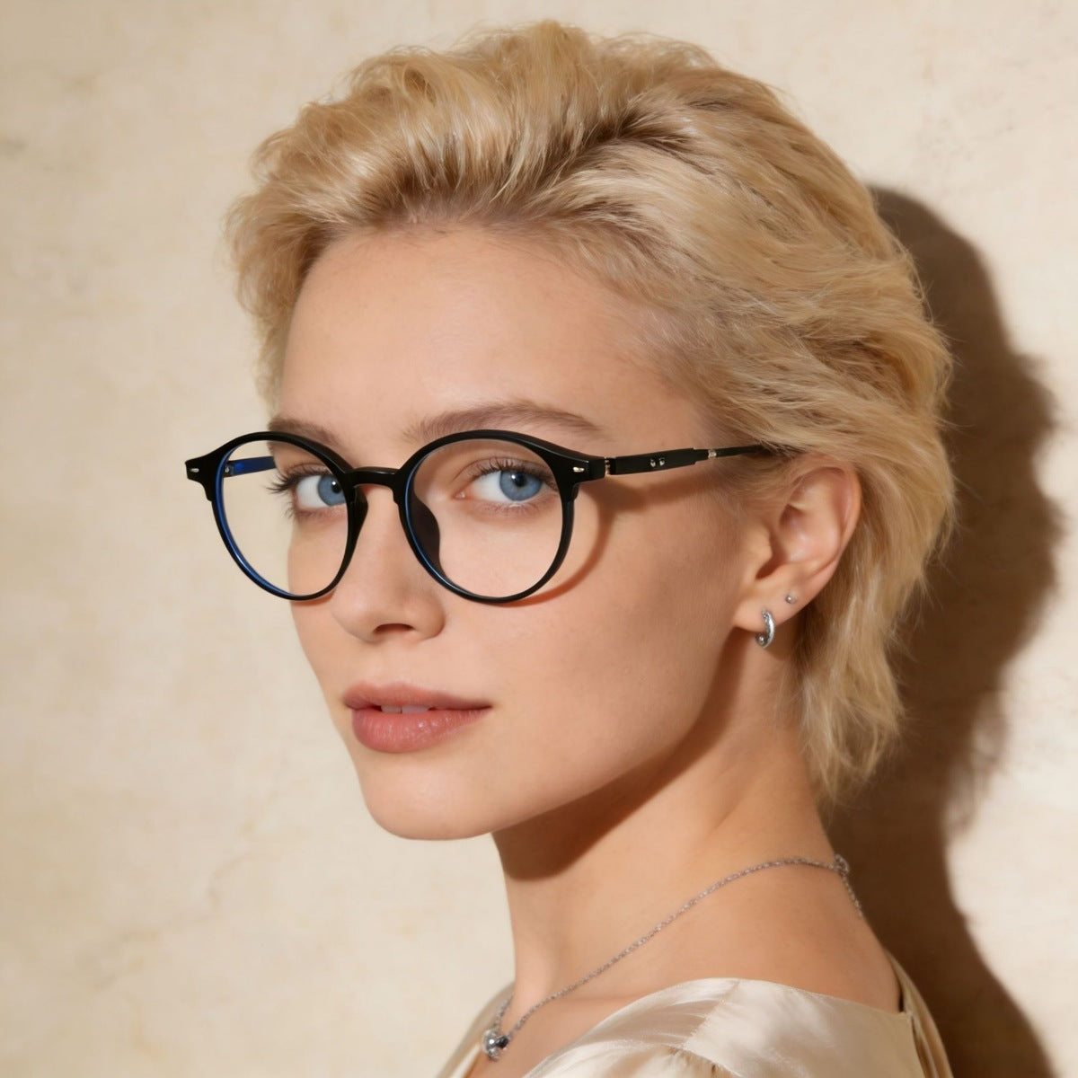 Ilussa Classic Round Frames in black